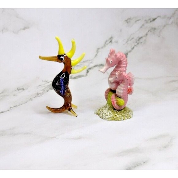 Mini Seahorse Figurines Nautical Statue Art Glass Resin 3" Sea Decor  Lot of 2 - Picture 3 of 10